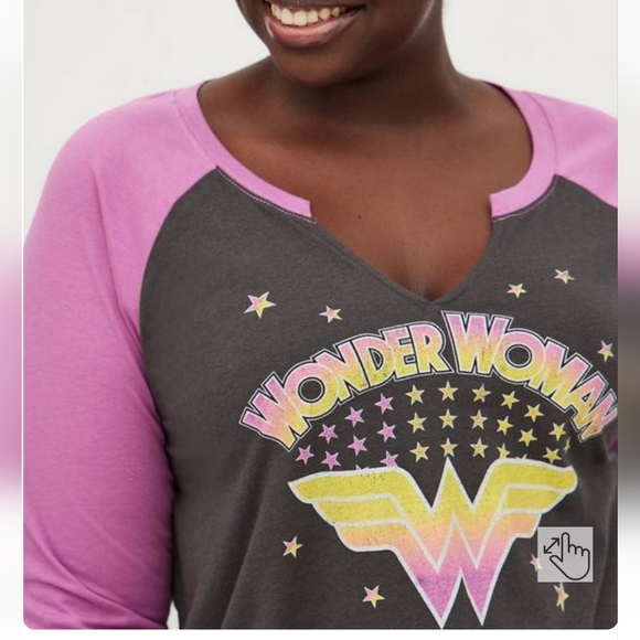 Split Neck Raglan Tee - Wonder Woman Grey & Pink - Picture 3 of 5